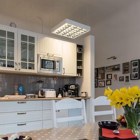 Ll20 Hostel Варшава Екстериор снимка