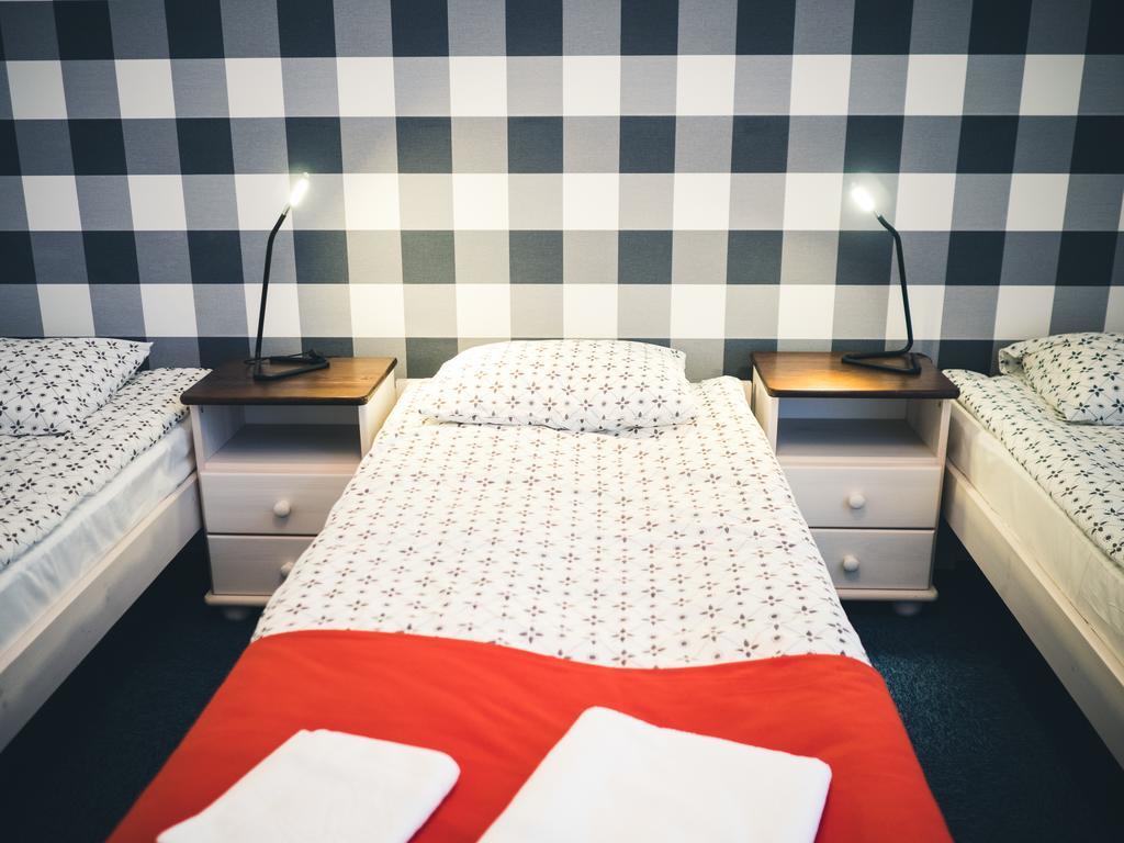 Ll20 Hostel Варшава Екстериор снимка