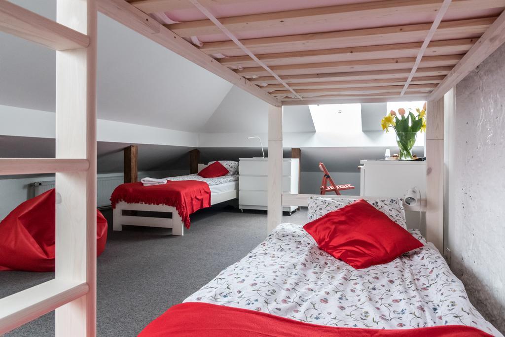 Ll20 Hostel Варшава Екстериор снимка