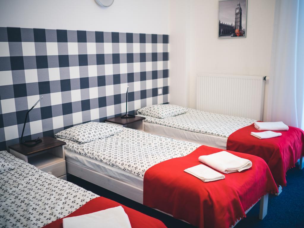 Ll20 Hostel Варшава Екстериор снимка