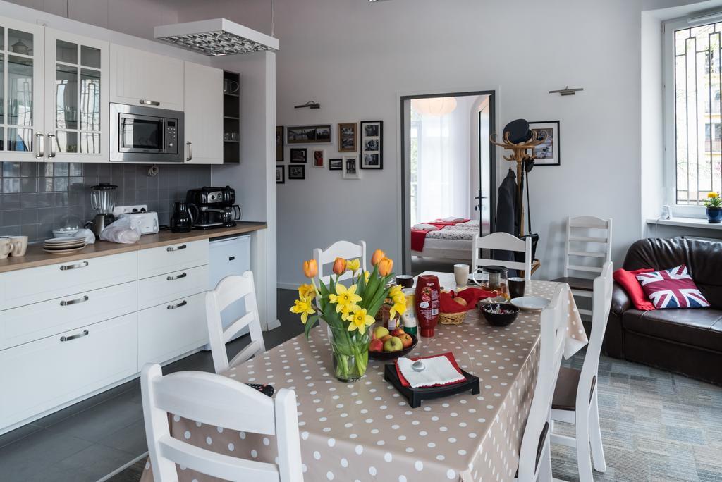 Ll20 Hostel Варшава Екстериор снимка