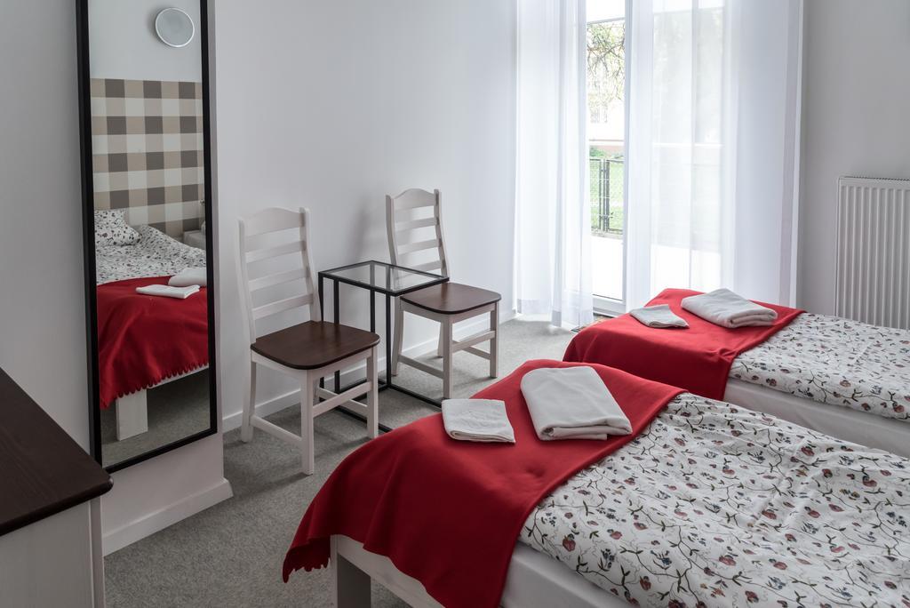 Ll20 Hostel Варшава Екстериор снимка