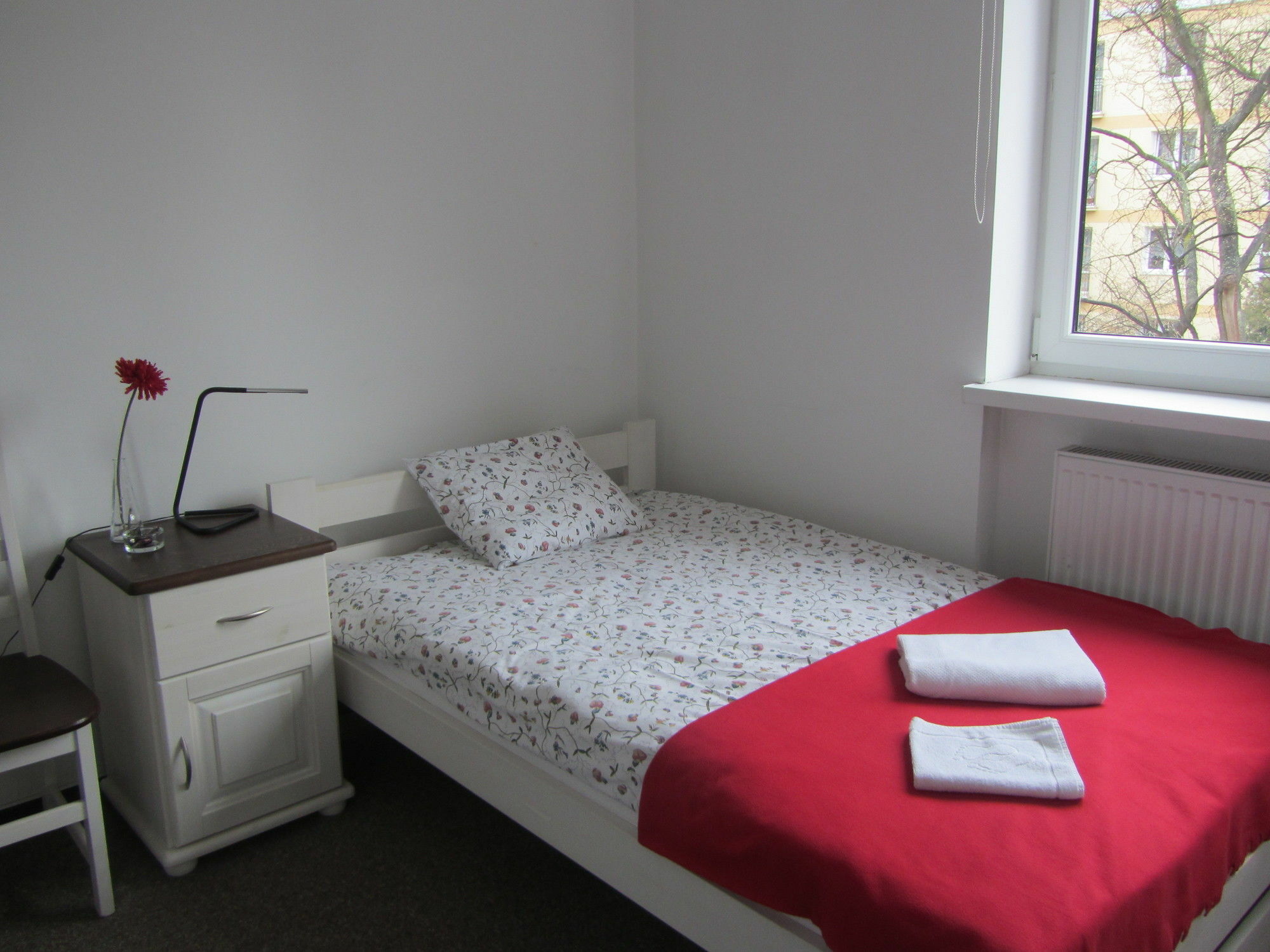 Ll20 Hostel Варшава Екстериор снимка
